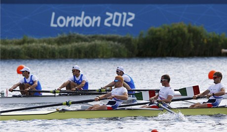 tyka bez kormidelníka lehkých vah Miroslav Vratil, Jií Kopá, Ondej Veteník a Jií Veteník si z oprav zajistila postup do semifinále olympijské regaty v Eton Dorney. 