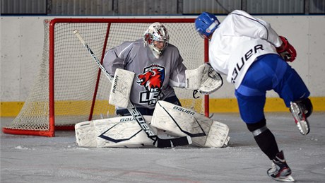 HC Lev Praha (branká MacIntyre)