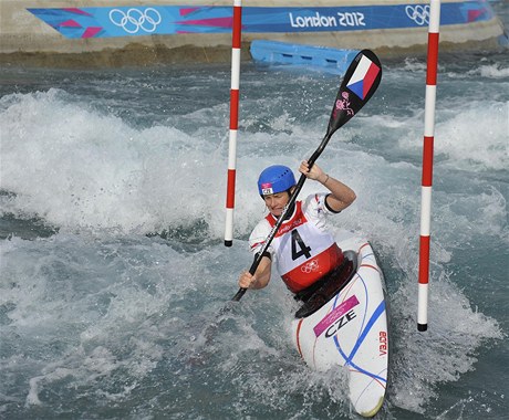 Kajakáka tpánka Hilgertová pi olympijské kvalifikaci na kanálu v Lee Valley