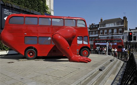 Cviící autobus který pro olympiádu v Londýn navrhl eský výtvarník David erný