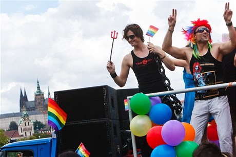 Homoerotický festival opt získal zátitu primátora Svobody, pipomíná Michal Semín roli nejviditlnjího pedstavitele "údajn konzervativní ODS" v hlavním mst. Snímek je z loského prvního roníku Prague Pride, ten letoní zaíná práv v pondlí. 
