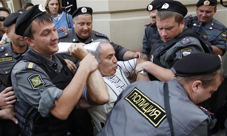Ped soudem byl zaten i Kasparov.