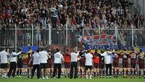 Jablonec - Sparta Praha. Hráči Sparty se zdraví s fanoušky na konci utkání | na serveru Lidovky.cz | aktuální zprávy