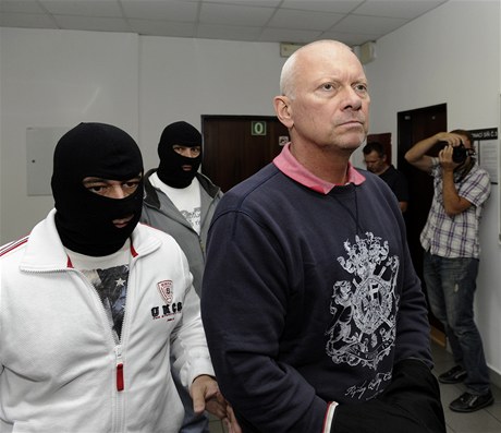 Okresní soud v Ústí nad Labem rozhodl o vzetí Pavla Koudy, bývalého námstka hejtmanky, do vazby.
