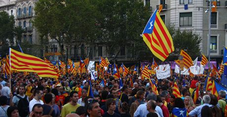 Do ulic údajn vylo a 2 miliony Katalánc.