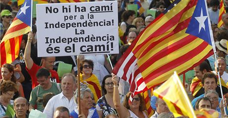 Pod heslem "Katalnsko, nov stt v Evrop" pochodovaly dnes ulicemi Barcelony a dva miliony lid za nezvislost tohoto regionu ve vchodn sti panlska. 