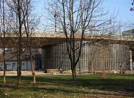 Roku 2009 doplnil areál Stanice multifunkní objekt S2. Jeho sál od té doby hostil stovky kulturních akcí.