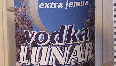 extra jemn vodka Lunar