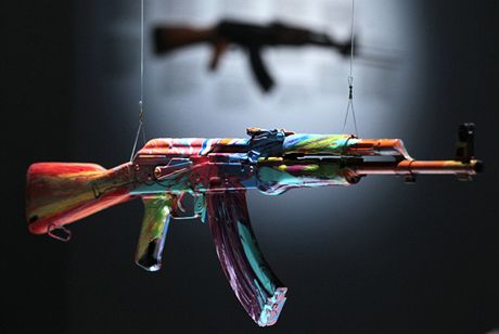 Damien Hirst: Spin AK47 for Peace One Day
