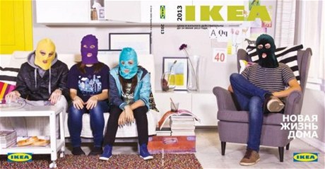 Ikea ze svého ruského webu odstranila soutní snímek evokující Pussy Riot