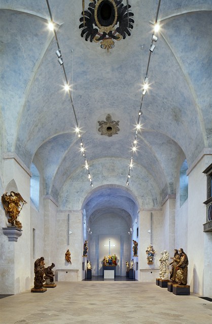 Zdailá konverze bývalého kapucínského klátera na muzeum barokních soch v Chrudimi