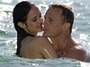 Daniel Craig a Eva Greenová na sníku z roku 2006 z filmu Casino Royale.