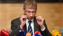 Jaromír Drábek oznámil na tiskové konferenci svoji rezjgnaci na funkci ministra práce a sociálních věcí . | na serveru Lidovky.cz | aktuální zprávy