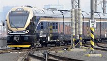 V Praze se poprvé představil jeden ze švýcarských vlaků Stadler Flirt . | na serveru Lidovky.cz | aktuální zprávy
