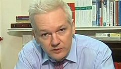 Assange ve vysílání ruské televize, kde má i vlastní talk-show