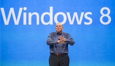 f Microsoftu Steve Ballmer pedn o novm operanm systmu Windows 8.