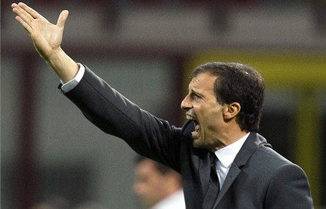 Trenér fotbalist AC Milán Massimiliano Allegri