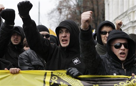 "Ruský pochod". Pravicoví radikálové v ulicích Moskvy