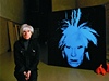 Andy Warhol v roce 1986 se svým autoportrétem.