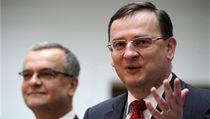 Premiér Petr Nečas a ministr financí Miroslav Kalousek během schůze Sněmovny | na serveru Lidovky.cz | aktuální zprávy