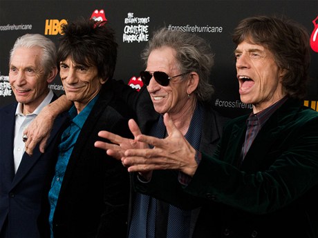 Rolling Stones na premiée Crossfire Hurricane. Zleva Charlie Watts, Ronnie Wood, Keith Richards a Mick Jagger 