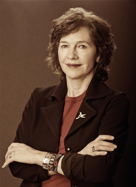 Spisovatelka Louise Erdrichová získala americkou Národní kniní cenu