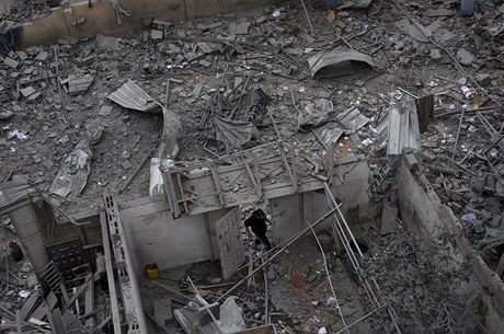 Izrael zaútoil na sídlo vlády Hamasu, budova je zniena