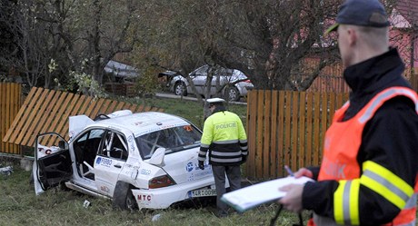 Nehoda pi rallye kolem Uherského Brodu. Zemeli tyi lidé.