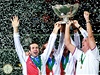 Radek tpánek (vlevo) a spol. oslavují vítzství v Davis Cupu