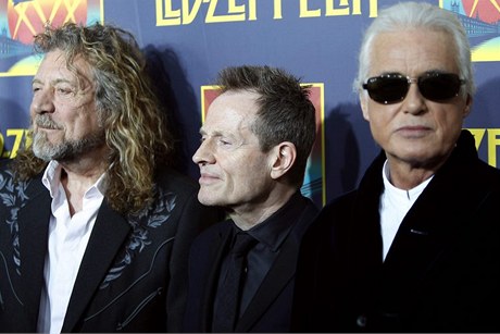 lenové kapely Led Zeppelin: Robert Plant, John Paul Jones a Jimmy Page 