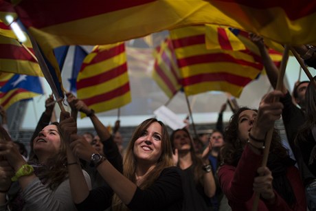Píznivci katalánských nacionalist bhem pedvolební kampan.