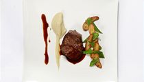 Francouzská restaurace, Obecní dům/ Maso z českého býka s francouzskými brambory | na serveru Lidovky.cz | aktuální zprávy