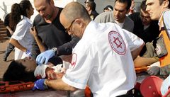 Náek, krev. ena peila atentát na autobus v Tel Avivu. 