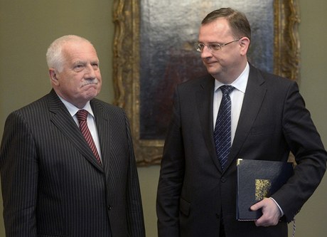 Prezident republiky Václav Klaus pijal Petra Nease a z jeho rukou pevzal demisi ministra obrany Alexandra Vondry. 