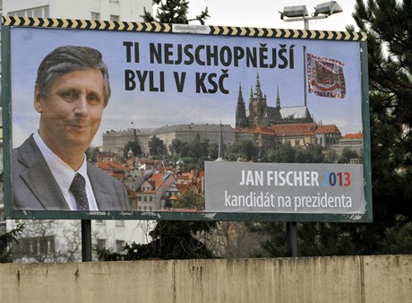 V praské Vídeské ulici mezi Thomayerovou nemocnicí a SOU pro zrakov postiené je billboard s portrétem prezidentského kandidáta Jana Fischera, který poukazuje na jeho nkdejí lenství v Komunistické stran eskoslovenska. 