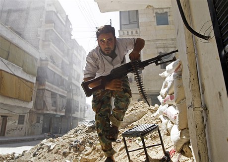 Bojovník Syrské osvobozenecké armády.