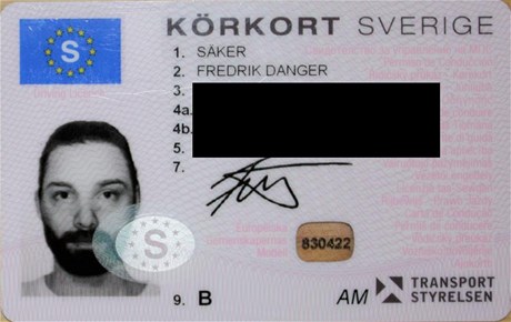 Autoportrét Fredrika Sakera na jeho idiském prkazu