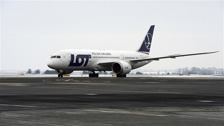 Na praském Letiti Václava Havla 14. prosince poprvé pistál Boeing 787 Dreamliner.