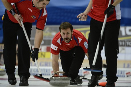 eský hrá curlingu Jií Snítil (uprosted)