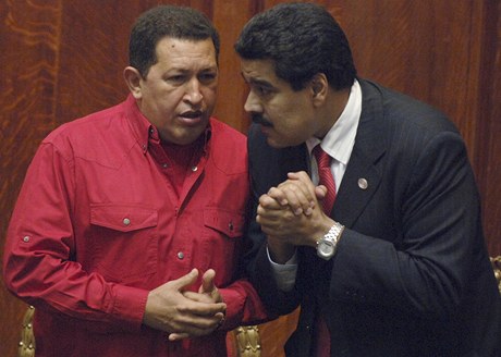Hugo Chávez a Nicolas Maduro na snímku z roku 2007