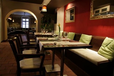Interiér plzeské restaurace Budino.