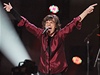 Mick Jagger spolen s Rolling Stones vystoupil na pedstavení obtem huriánu Sandy v New Yorku.
