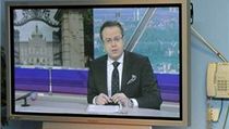 Mluvčí vlády Jan Osúch (vpravo) a ministr dopravy Pavel Dobeš se 18. prosince v Praze při vysílání diskusního pořadu Otázky Václava Moravce právě dozvěděli zprávu o skonu Václava Havla. | na serveru Lidovky.cz | aktuální zprávy