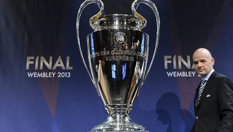 Losování osmifinále Ligy mistr, na snímku je generální sekretá UEFA Gianni Infantino 