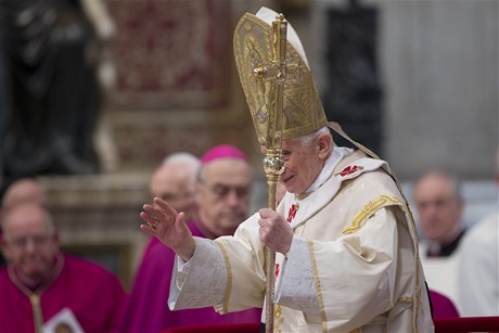 Pape Benedikt XVI. v novoroním poselství vyjádil nadji, e rok 2013 bude rokem míru. 