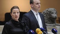 Již bývalá ministryně obrany Karolína Peake a poslanec Viktor Paggio 18. prosince na tiskové konferenci strany LIDEM v Poslanecké sněmovně v Praze. | na serveru Lidovky.cz | aktuální zprávy