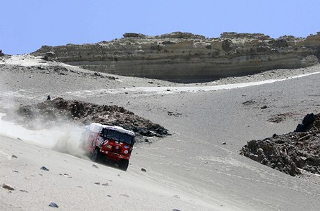 Loprais a Pustjovský s Tatrou na Rally Dakar.