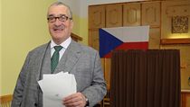 Karel Schwarzenberg po cestě od voleb havaroval. Nikomu se ale nic nestalo a hlas už byl také bezpečně odevzdaný. | na serveru Lidovky.cz | aktuální zprávy