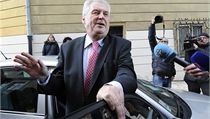 Zeman mluví s novináři, je favoritem voleb | na serveru Lidovky.cz | aktuální zprávy