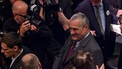 Karel Schwarzenberg postoupil do druhého kola historicky první pímé volby prezidenta.